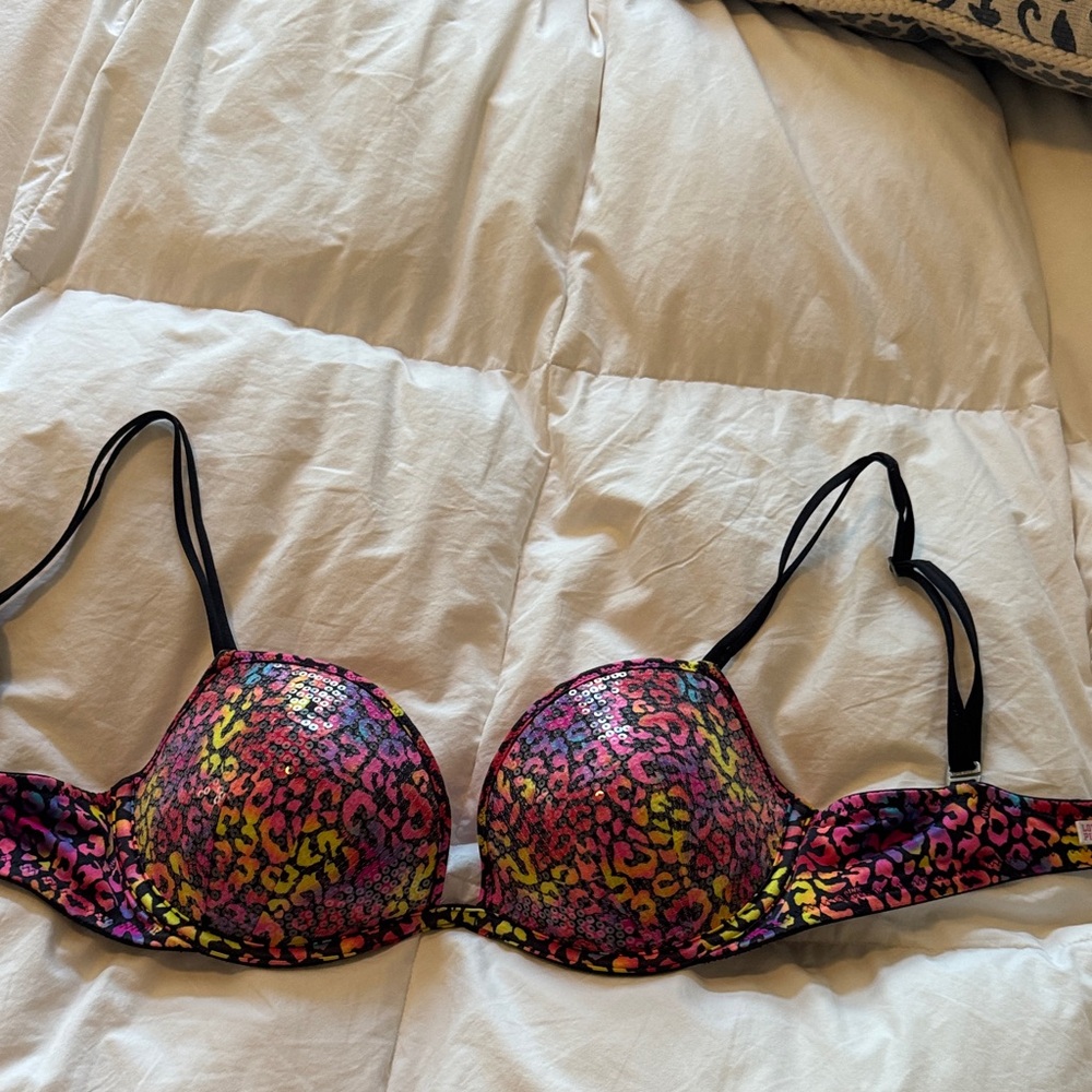 PINK Victoria's Secret Multicolor Leopard Bra